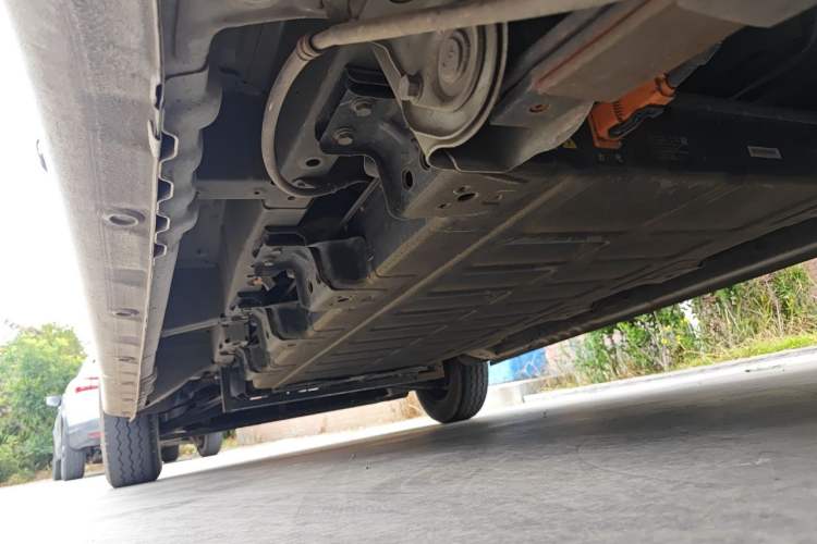 Used Wuling Yangguang 2024 300KM Comfort Version Passenger Van 75kW Chassis Rear Left
