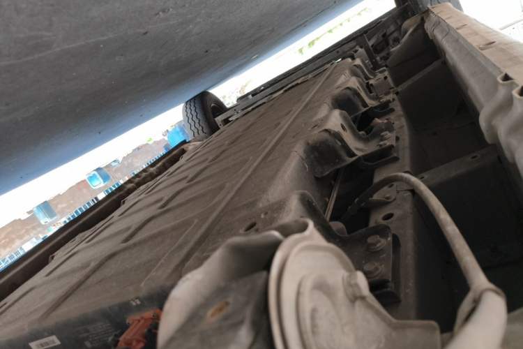 Used Wuling Yangguang 2024 300km Comfort-Grade Passenger Van 60kW Chassis Rear Left