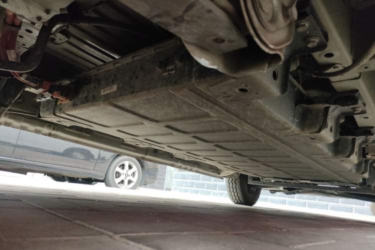 Used Wuling Yangguang 2024 300km Comfort-Grade Passenger Van 60kW Chassis Rear Right