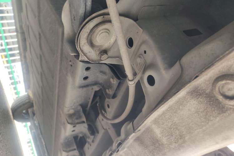 Used Wuling Yangguang 2024 300KM Comfort Version Passenger Van 75kW Chassis Rear Right