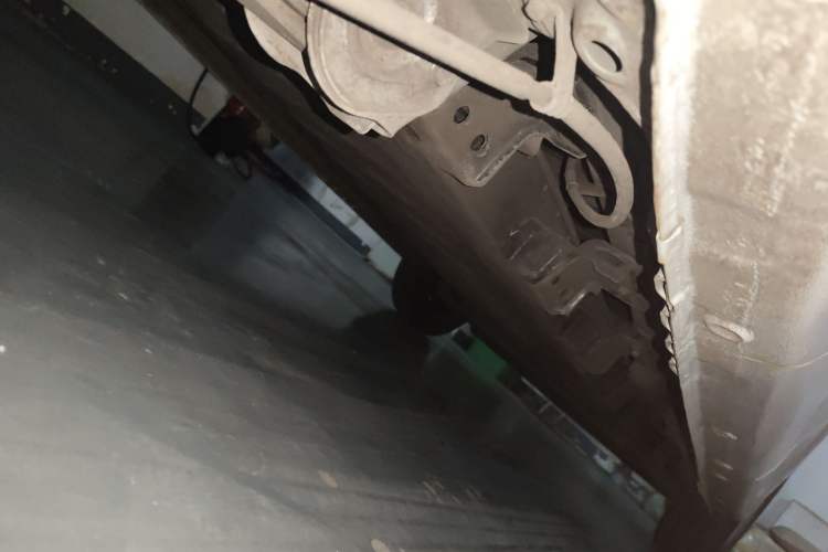 Used Wuling Yangguang 2024 300KM Comfort Version Passenger Van 75kW Chassis Rear Right