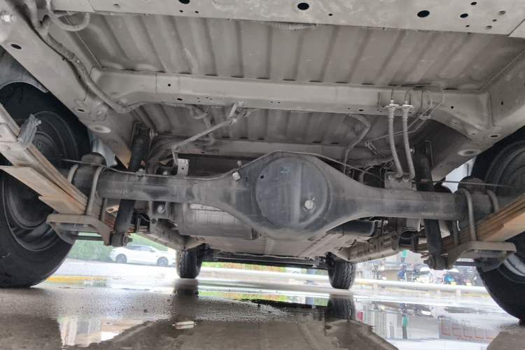 Used Wuling Yangguang 2024 300km Range Practical Window-Sealed Version 60kW Chassis Rear
