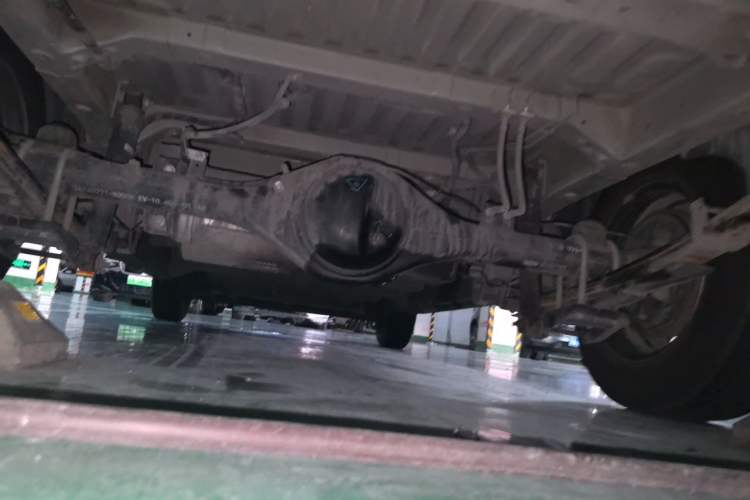 Used Wuling Yangguang 2024 300km Comfort Version with Sealed Windows 60kW Chassis Rear