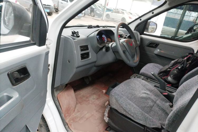 Used Wuling Yangguang 2024 300km Range Practical Window-Sealed Version 60kW Driver Seat