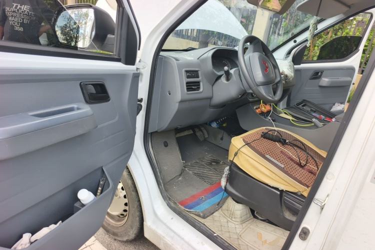 Used Wuling Yangguang 2024 300km Range Practical Window-Sealed Version 60kW Driver Seat