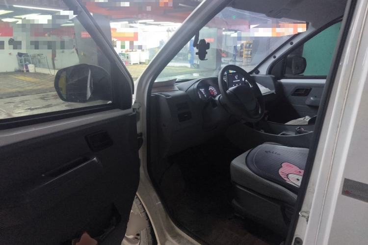 Used Wuling Yangguang 2024 300km Range Practical Window-Sealed Version 60kW Driver Seat