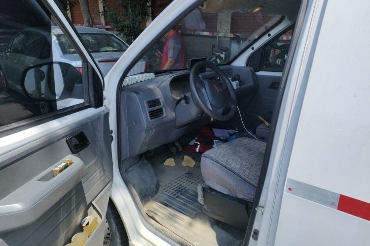 Used Wuling Yangguang 2024 300km Range Practical Window-Sealed Version 60kW Driver Seat