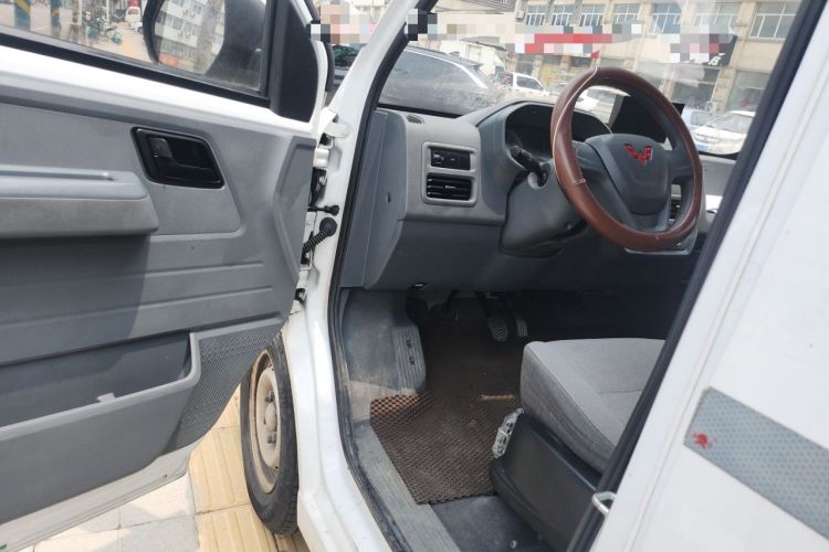 Used Wuling Yangguang 2024 300km Range Practical Window-Sealed Version 60kW Driver Seat