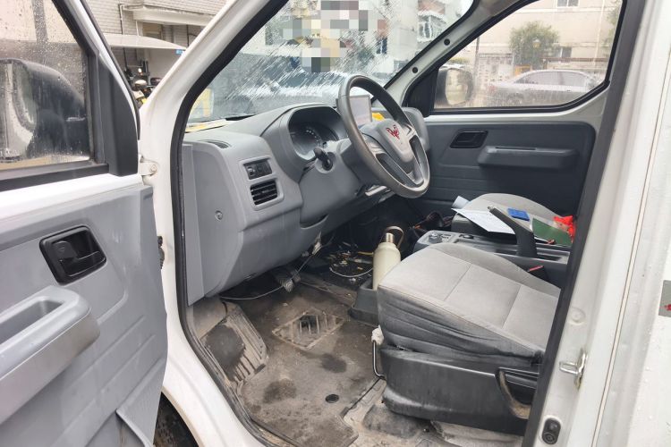 Used Wuling Yangguang 2024 300km Range Practical Window-Sealed Version 60kW Driver Seat