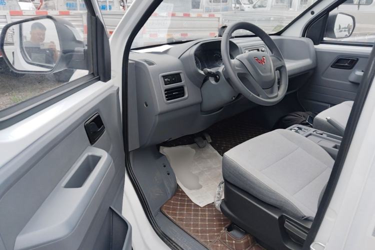Used Wuling Yangguang 2024 300km Range Practical Window-Sealed Version 75kW Driver Seat