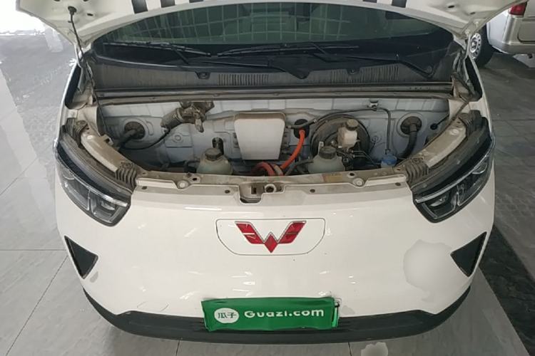 Used Wuling Yangguang 2024 230km Practical Enclosed-Window Version 60kW Engine Bay