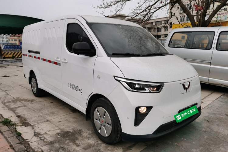 Used Wuling Yangguang 2024 300km Comfort Version with Sealed Windows 60kW Exterior 1