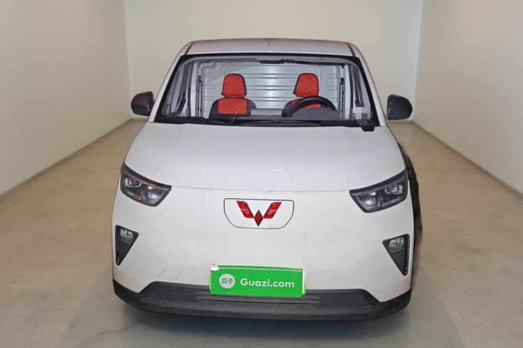 Used Wuling Yangguang 2024 300km Comfort Version with Sealed Windows 60kW Exterior 1