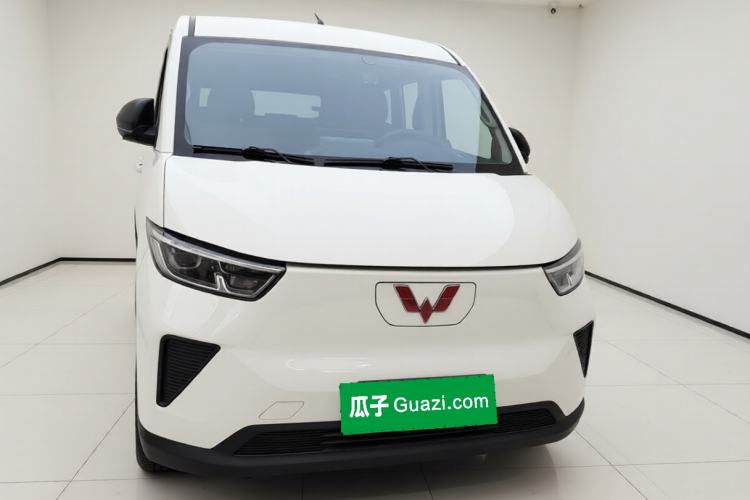 Used Wuling Yangguang 2024 300KM Comfort Version Passenger Van 75kW Exterior 1