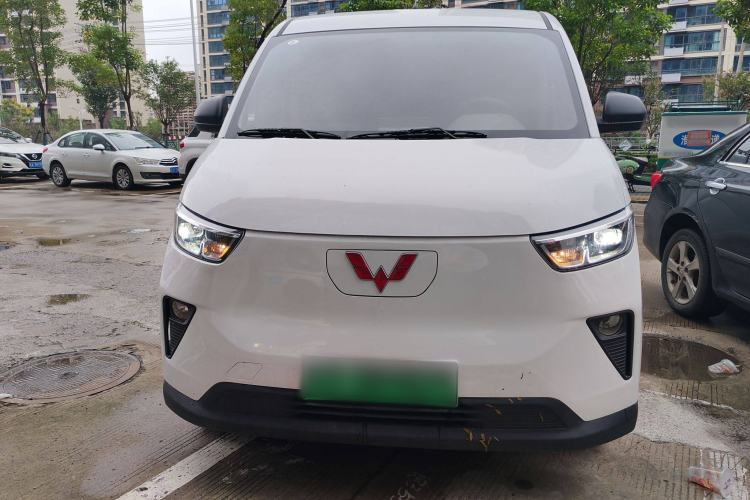 Used Wuling Yangguang 2024 300km Comfort Version with Sealed Windows 60kW Exterior 1