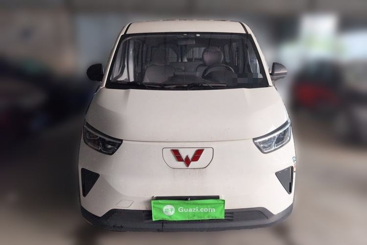 Used Wuling Yangguang 2024 300KM Comfort Version Passenger Van 75kW Exterior 1