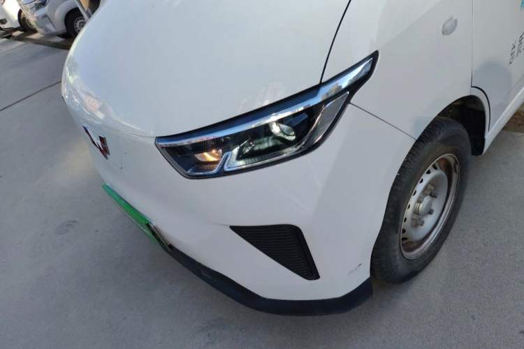 Used Wuling Yangguang 2024 300km Range Practical Window-Sealed Version 60kW Exterior 1