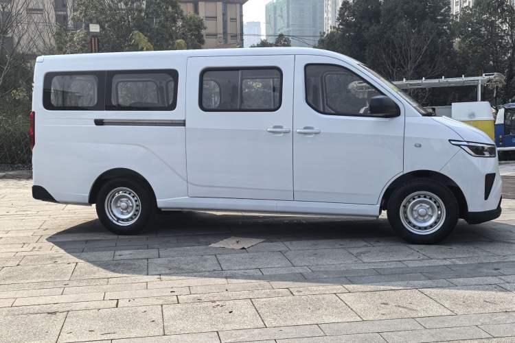 Used Wuling Yangguang  Exterior 2