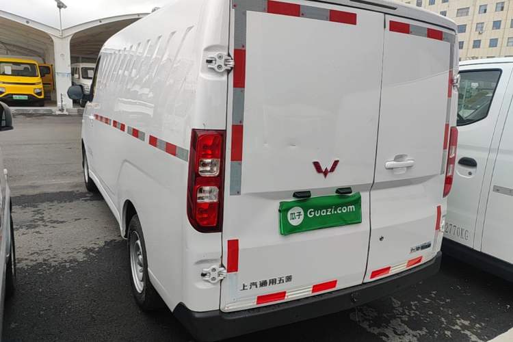 Used Wuling Yangguang 2024 300km Range Practical Window-Sealed Version 60kW Exterior 2