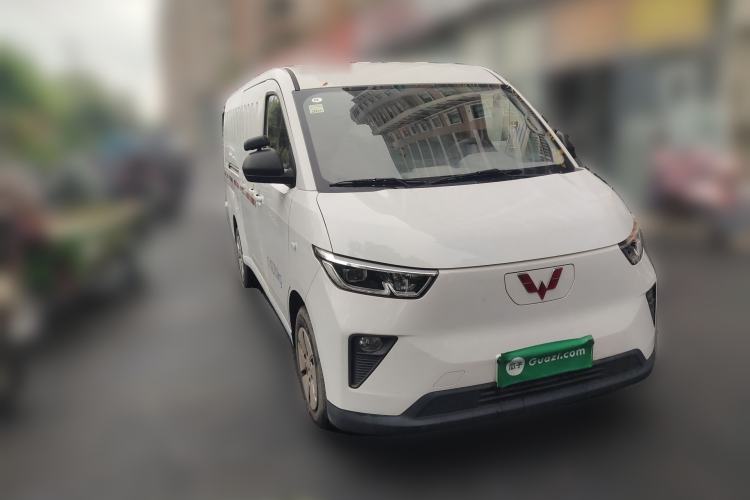 Used Wuling Yangguang 2024 300km Comfort Version with Sealed Windows 60kW Exterior 2