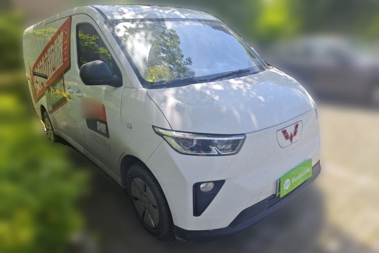 Used Wuling Yangguang 2024 300km Comfort Version with Sealed Windows 60kW Exterior 2