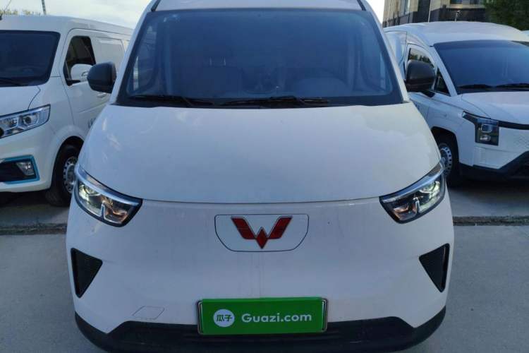 Used Wuling Yangguang 2024 300km Range Practical Window-Sealed Version 60kW Exterior 2
