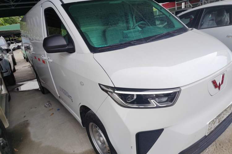 Used Wuling Yangguang 2024 300km Range Practical Window-Sealed Version 60kW Exterior 2