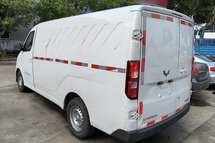 Used Wuling Yangguang 2024 300km Range Practical Window-Sealed Version 60kW Exterior 2