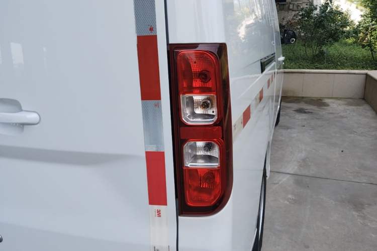 Used Wuling Yangguang 2024 300km Range Practical Window-Sealed Version 60kW Exterior 3