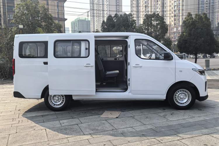 Used Wuling Yangguang  Exterior 3