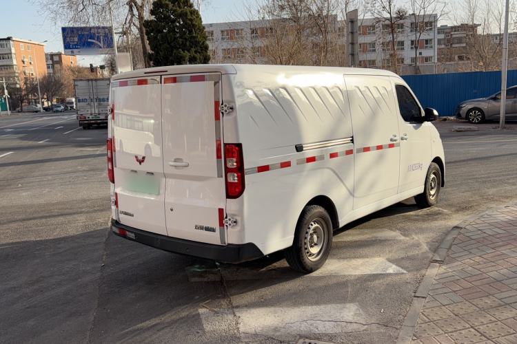 Used Wuling Yangguang 2024 300km Range Practical Window-Sealed Version 60kW Exterior 3