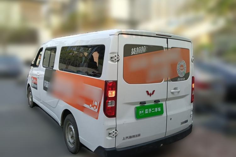 Used Wuling Yangguang 2024 300KM Comfort Version Passenger Van 75kW Exterior 3