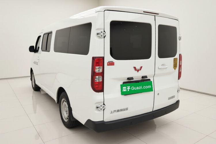 Used Wuling Yangguang 2024 300KM Comfort Version Passenger Van 75kW Exterior 3