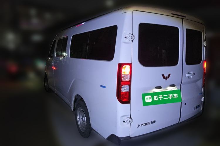 Used Wuling Yangguang 2024 300KM Comfort Version Passenger Van 75kW Exterior 3