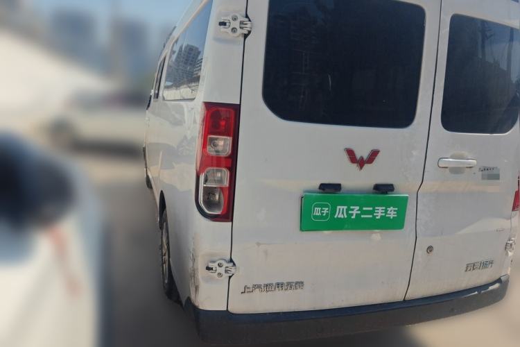 Used Wuling Yangguang 2024 300KM Comfort Version Passenger Van 75kW Exterior 3