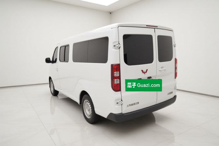 Used Wuling Yangguang 2024 300KM Comfort Version Passenger Van 75kW Exterior 3