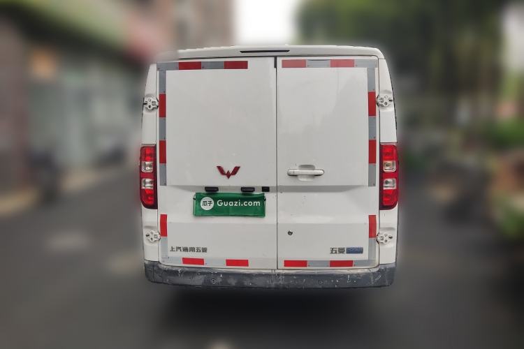 Used Wuling Yangguang 2024 300km Comfort Version with Sealed Windows 60kW Exterior 4