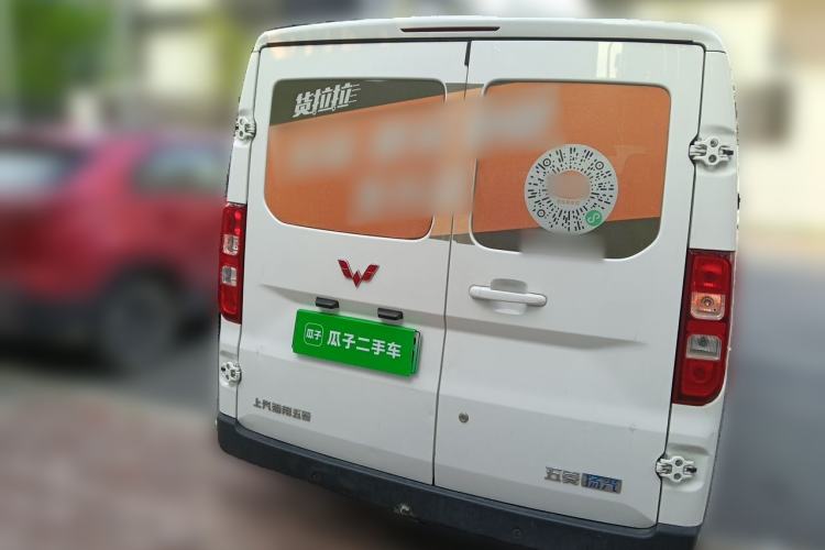 Used Wuling Yangguang 2024 300KM Comfort Version Passenger Van 75kW Exterior 4