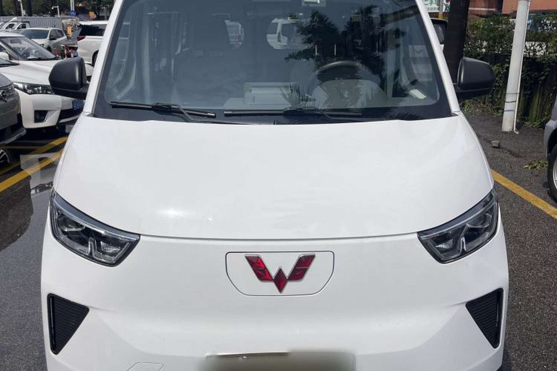 Used Wuling Yangguang 2024 300KM Comfort Version Passenger Van 75kW Exterior 4