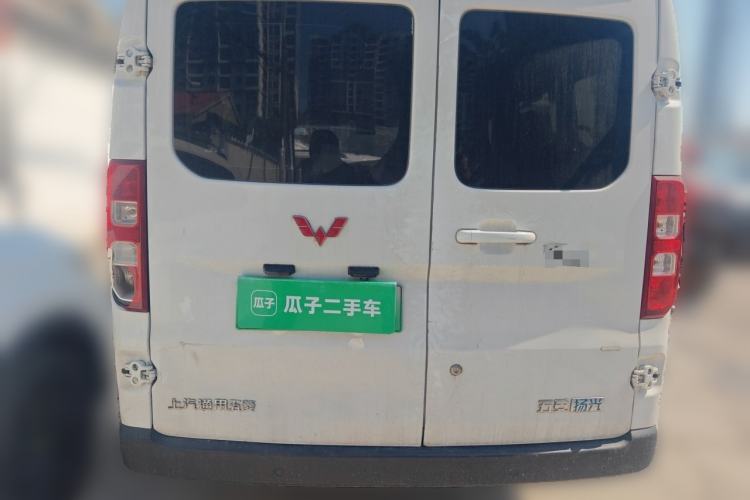 Used Wuling Yangguang 2024 300KM Comfort Version Passenger Van 75kW Exterior 4