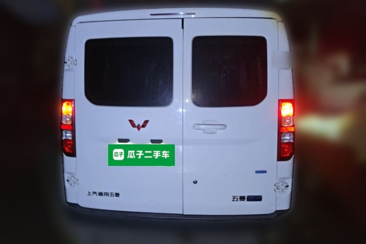 Used Wuling Yangguang 2024 300KM Comfort Version Passenger Van 75kW Exterior 4