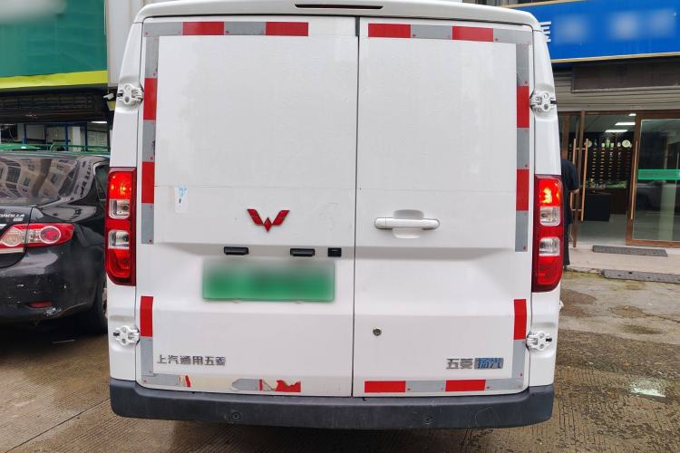 Used Wuling Yangguang 2024 300km Comfort Version with Sealed Windows 60kW Exterior 5