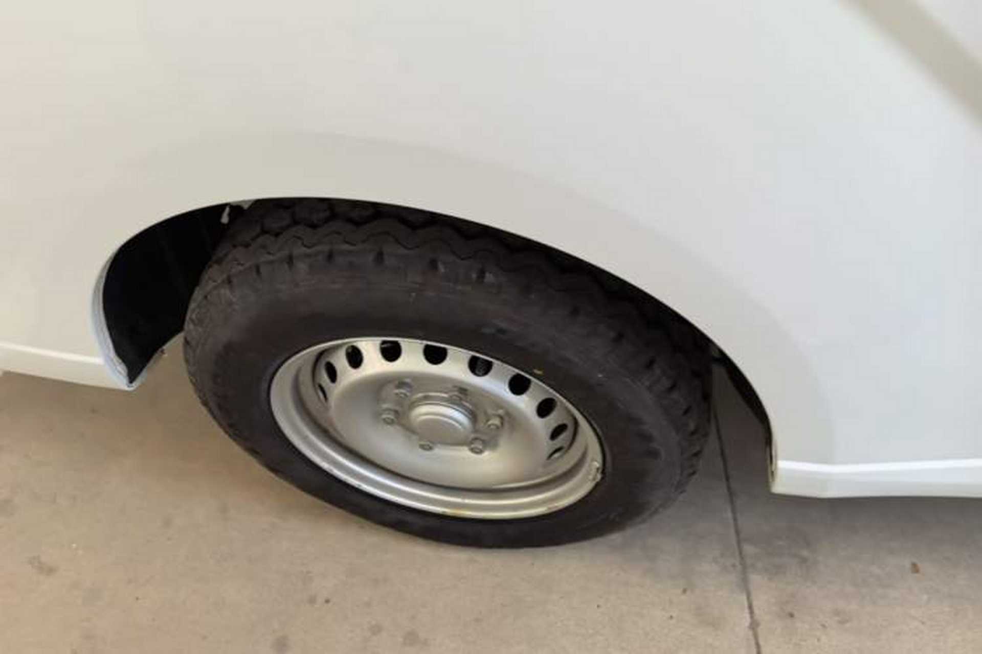 Used Wuling Yangguang 2024 300KM Comfort Version Passenger Van 75kW Exterior 5