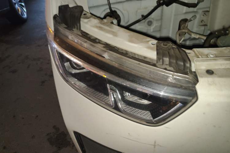 Used Wuling Yangguang 2024 300km Range Practical Window-Sealed Version 60kW Exterior 6