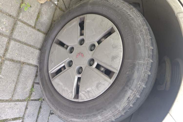 Used Wuling Yangguang 2024 300km Comfort Version with Sealed Windows 60kW Exterior 7