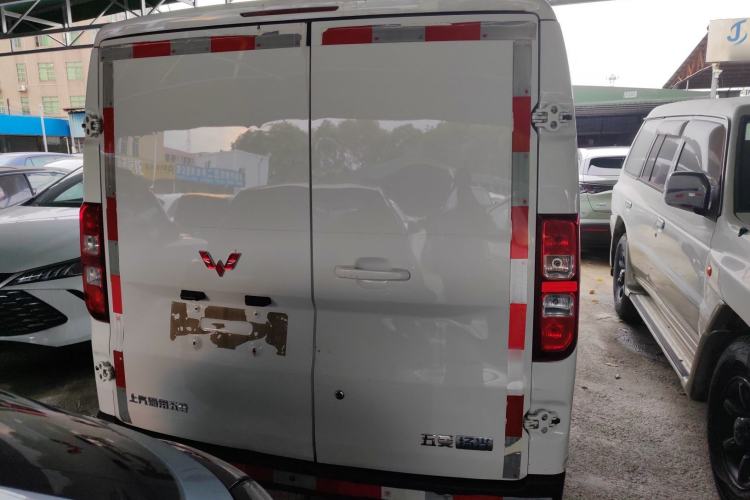 Used Wuling Yangguang 2024 300km Range Practical Window-Sealed Version 60kW Exterior 8