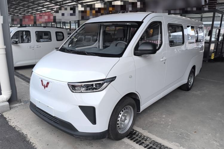 Used Wuling Yangguang 2024 300KM Comfort Version Passenger Van 75kW Guazi used car, China used car export, Used car for sale, Used  cars, Cheapest cars for sale