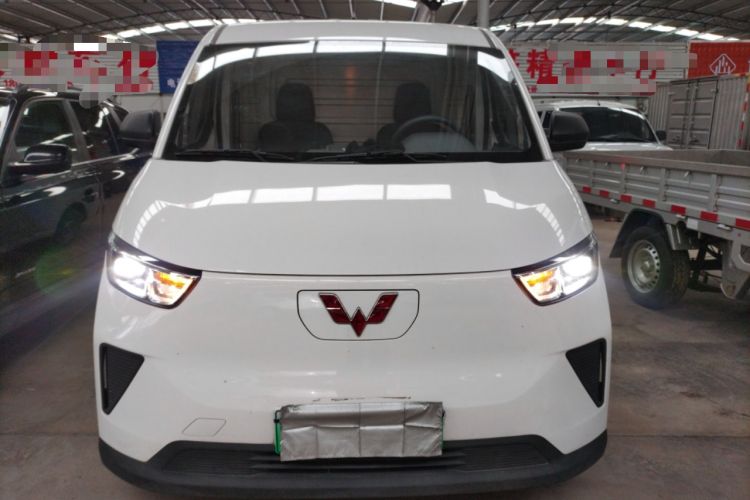 Used Wuling Yangguang 2024 300km Range Practical Window-Sealed Version 60kW Front