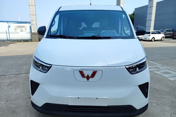 Used Wuling Yangguang 2024 300KM Comfort Version Passenger Van 75kW Front