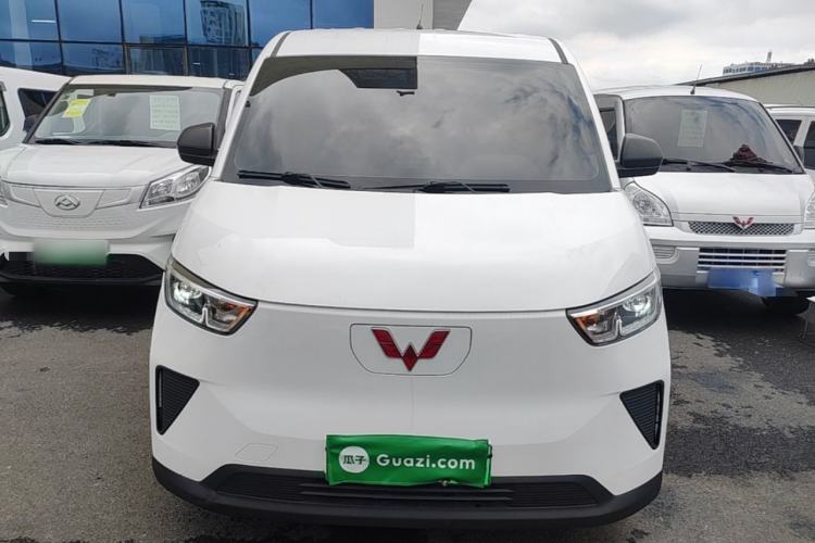 Used Wuling Yangguang 2024 300km Range Practical Window-Sealed Version 60kW Front